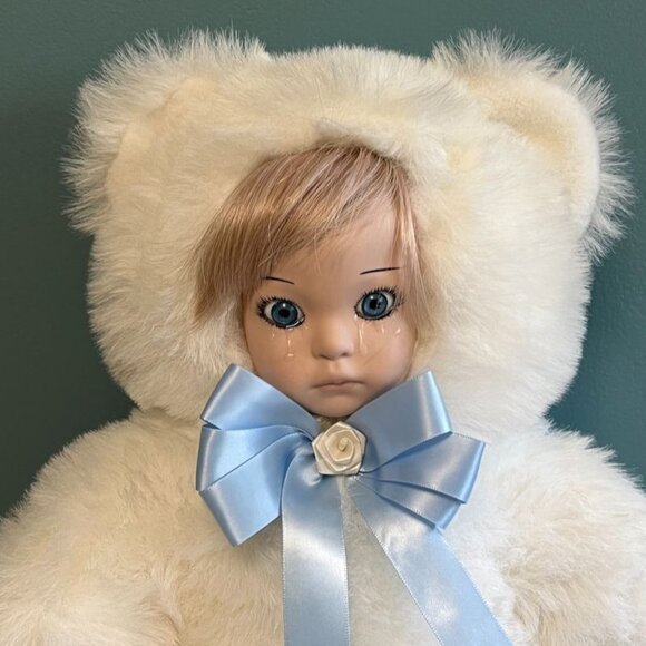 Vintage Porcelain Doll Baby Cuddle Kins From Cuddleville Crying over Bear 1991 - Picture 2 of 10